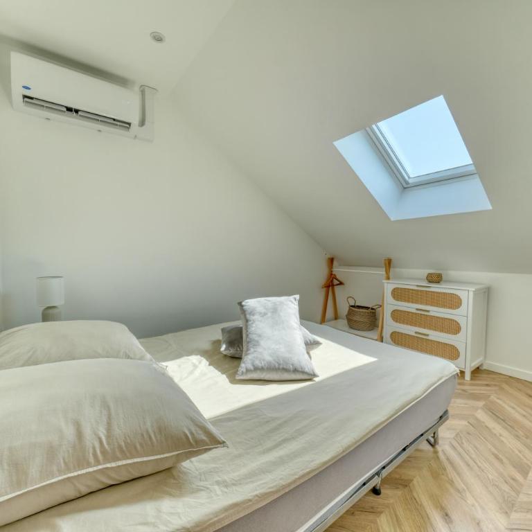 La Résidence Courcelles - Climatisation - Two-Bedroom Deluxe Apartment - 10
