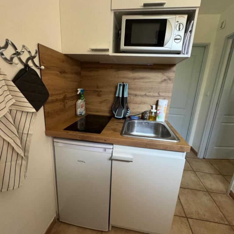Chez DOMI - Chambre Double avec Salle de Bains Privative - 10