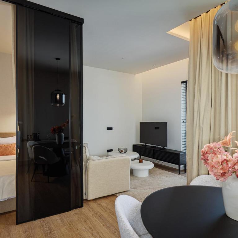 Boka Place Porto Montenegro Luxury apartments-Sea View with FREE garage - One-Bedroom Apartment with Balcony and Sea View - 11