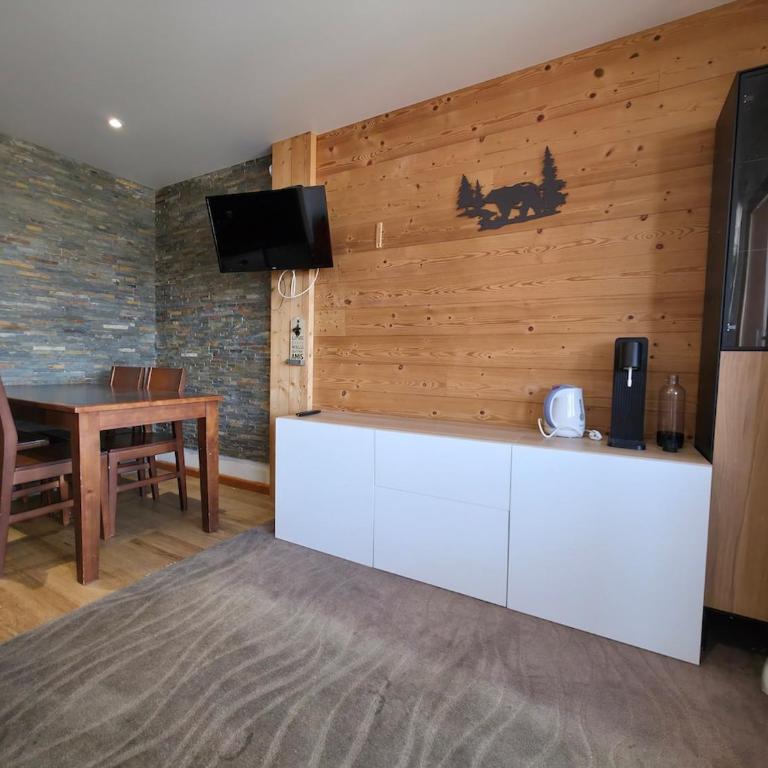 Studio central avec superbe vue sur les montagnes - Appartement 1 Chambre - 3
