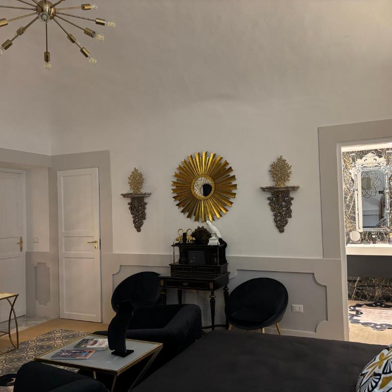Moresco Suites - King Room with Spa Bath - 7