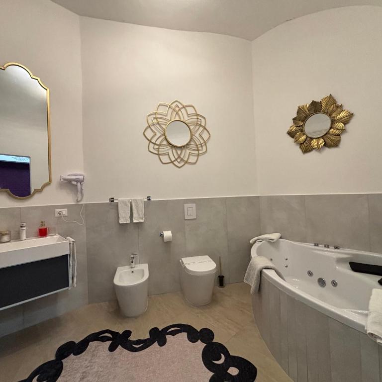 Moresco Suites - King Room with Spa Bath - 6