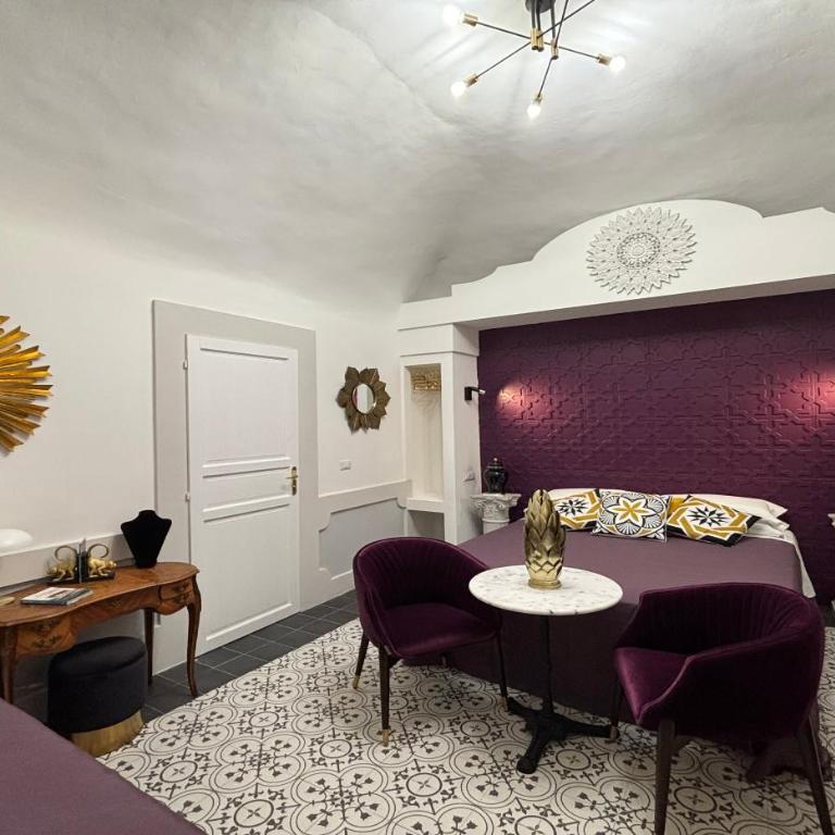 Moresco Suites - King Room with Spa Bath - 2