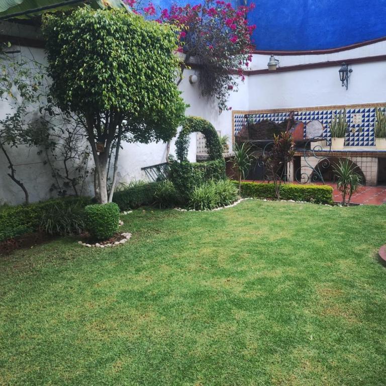 La casa del Jardín - Three-Bedroom Apartment - 3