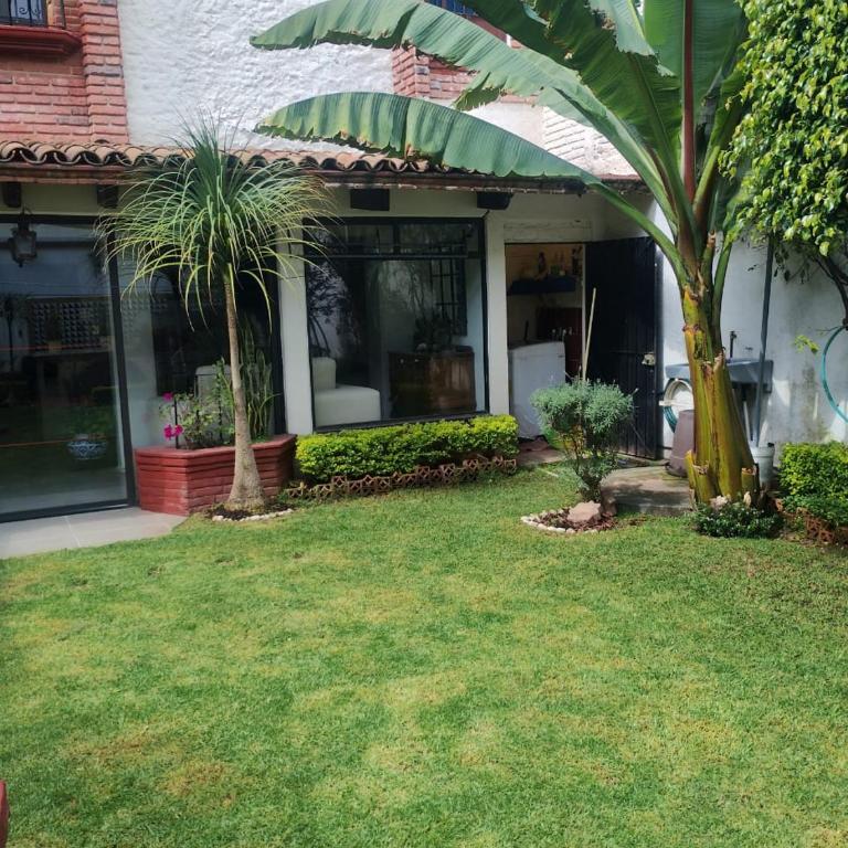 La casa del Jardín - Three-Bedroom Apartment - 12