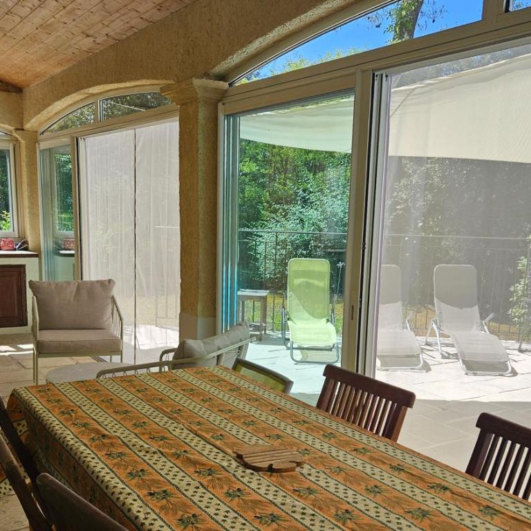 Villa climatisée avec piscine pour 9 personnes - Villa - 12