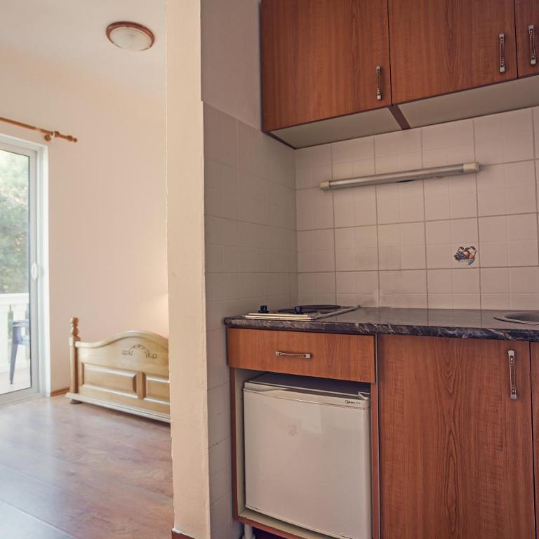 Apartments Atlantis - Studio with Balcony and Sea View (2 Adults) - 11