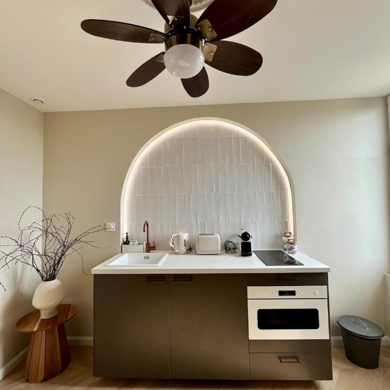 Studio moderne au pied de la Cathédrale de Reims - Apartamento de 1 dormitorio - 1