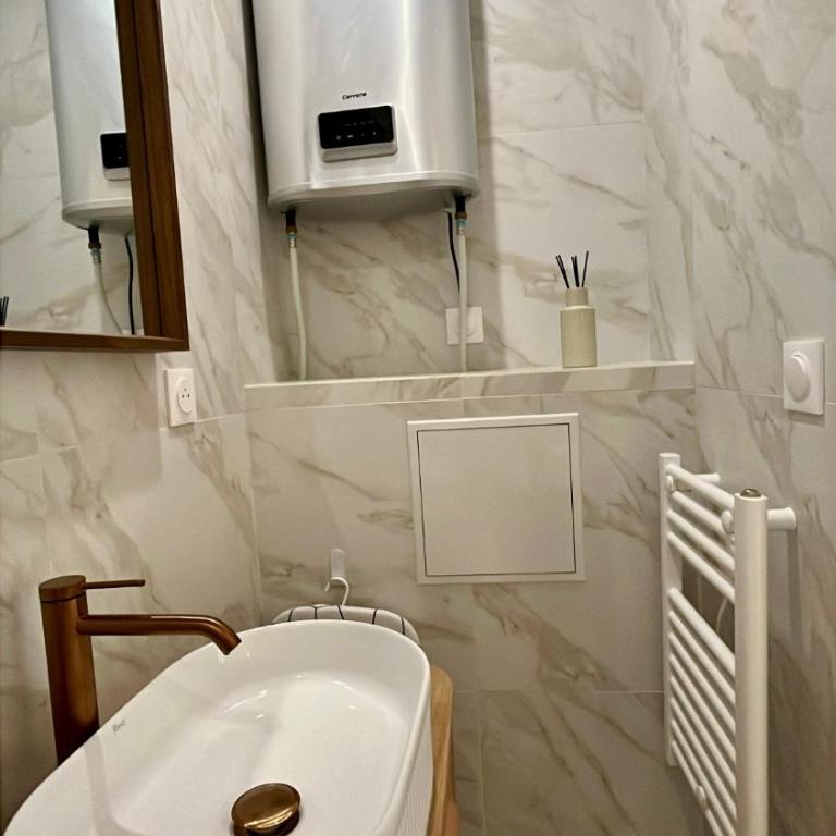 Studio moderne au pied de la Cathédrale de Reims - Apartamento de 1 dormitorio - 30
