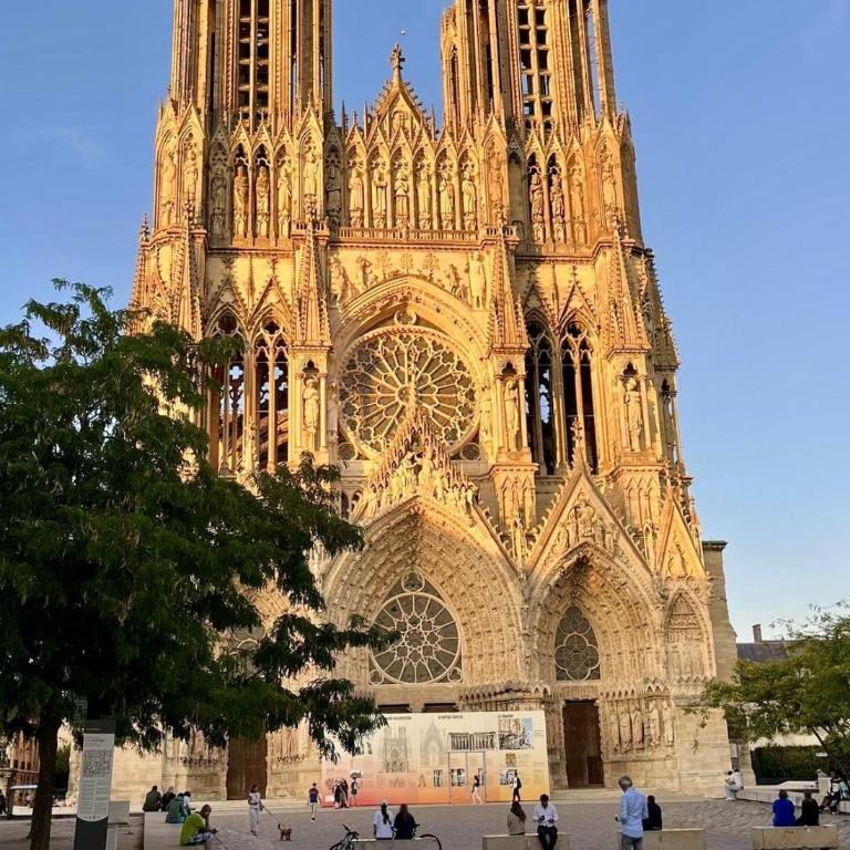 Studio moderne au pied de la Cathédrale de Reims - Apartamento de 1 dormitorio - 35