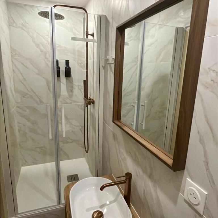 Studio moderne au pied de la Cathédrale de Reims - Apartamento de 1 dormitorio - 32