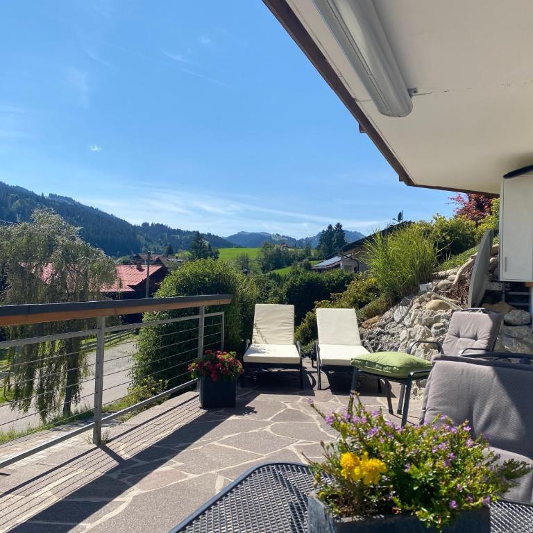 MEB Appartement, luxuriöses Appartement, im Chalet-Stil nur für Zwei, mit privater Sauna im Oberallgäu - Apartment mit Blick auf die Berge - 43