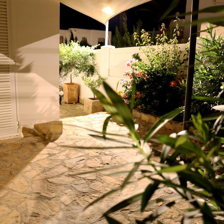VILLA ROMPEOLAS JUNTO al MAR con PISCINA PRIVADA - Villa con piscina privada - 64