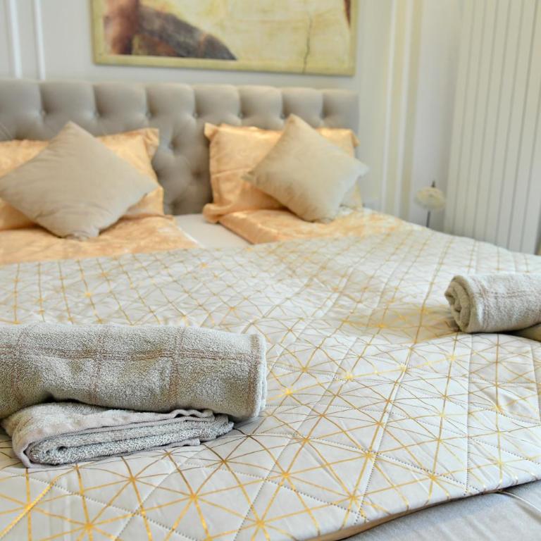 Residence LUX - One-Bedroom Apartment - 3