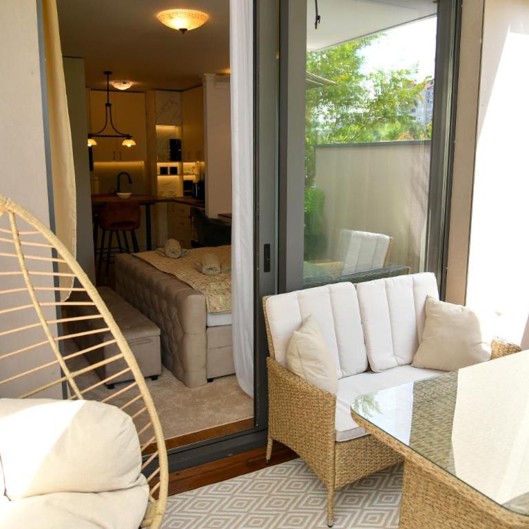 Residence LUX - One-Bedroom Apartment - 17