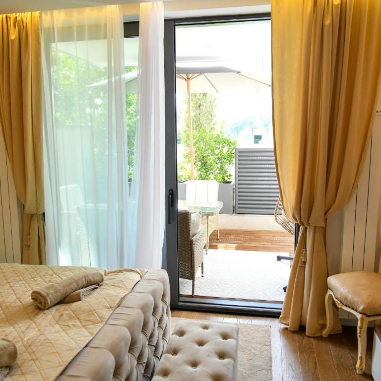 Residence LUX - One-Bedroom Apartment - 8