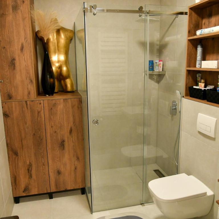 Residence LUX - One-Bedroom Apartment - 14