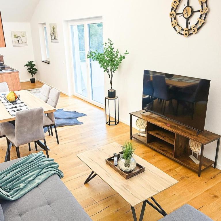 Stylische Ferienwohnung - Two-Bedroom Apartment - 1