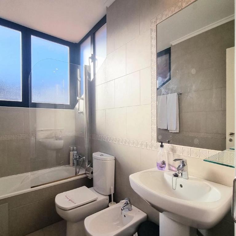 Ático en el centro de Llanes - Two-Bedroom Apartment - 27