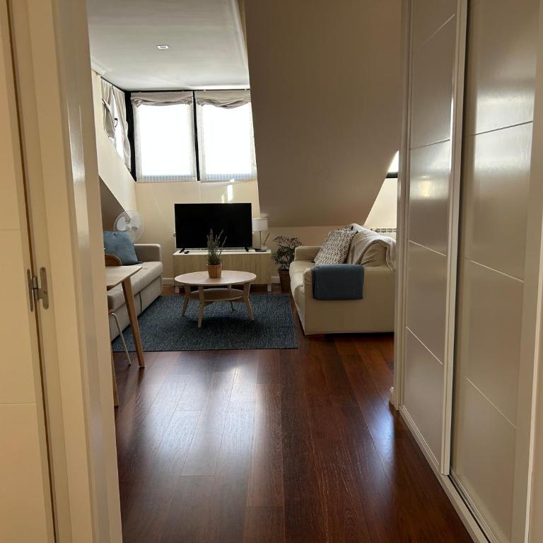 Ático en el centro de Llanes - Two-Bedroom Apartment - 15