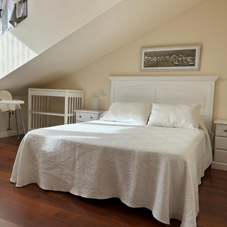 Ático en el centro de Llanes - Two-Bedroom Apartment - 17