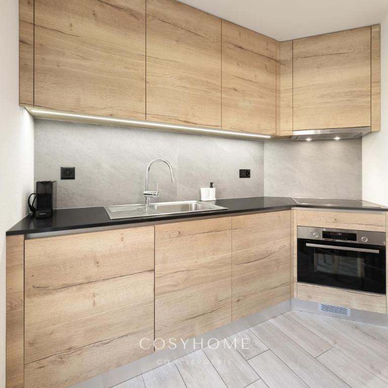 Le Rocher l Pied des pistes l By CosyHome - Two-Bedroom Apartment - 9
