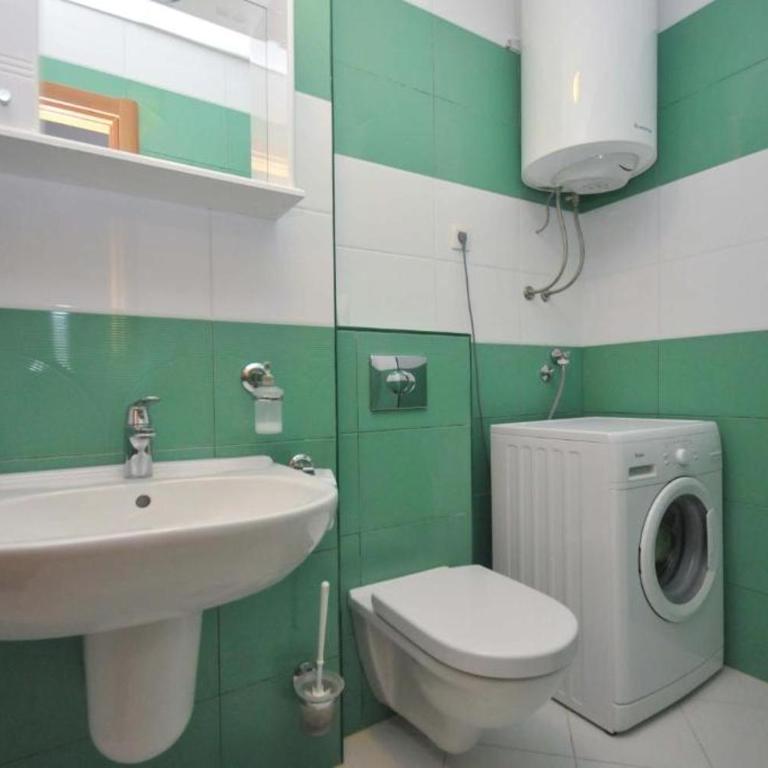 Seaside Apartments Petrovac - One-Bedroom Apartment - 8
