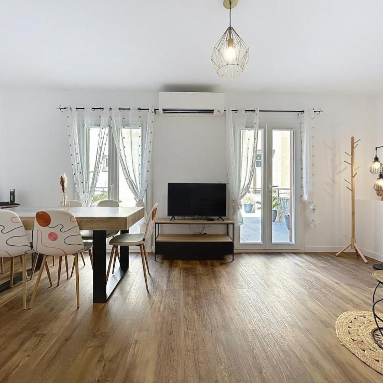 Le Patio - Grande Terrasse - Wifi et Climatisation - Two-Bedroom Apartment with Terrace - 3