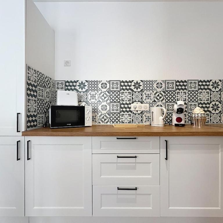Le Patio - Grande Terrasse - Wifi et Climatisation - Two-Bedroom Apartment with Terrace - 6