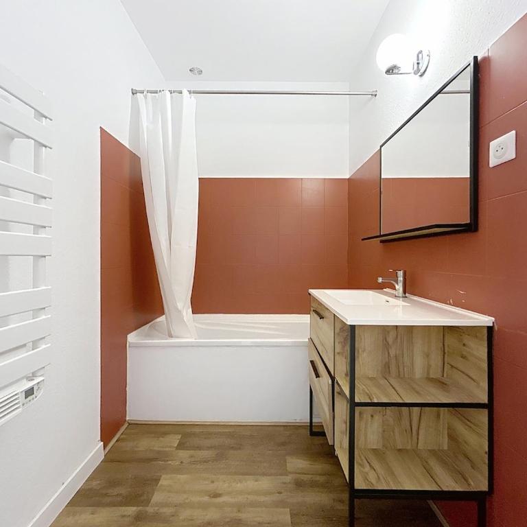 Le Patio - Grande Terrasse - Wifi et Climatisation - Two-Bedroom Apartment with Terrace - 8