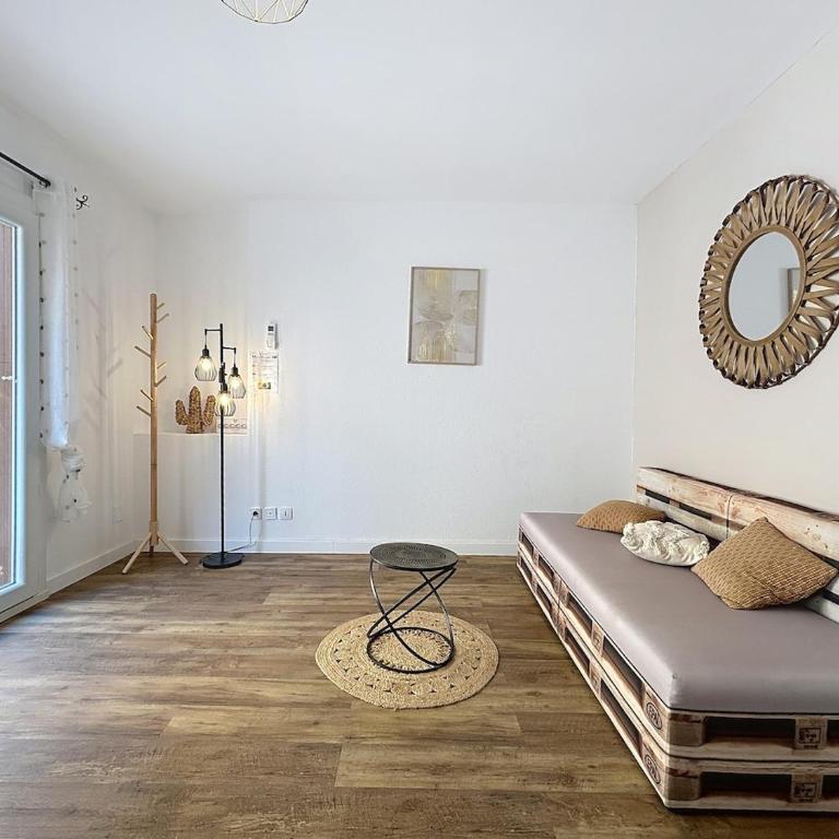 Le Patio - Grande Terrasse - Wifi et Climatisation - Two-Bedroom Apartment with Terrace - 9