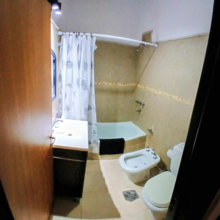 Alojamiento ideal en zona norte de Córdoba Capital - Casa de 3 dormitorios - 16