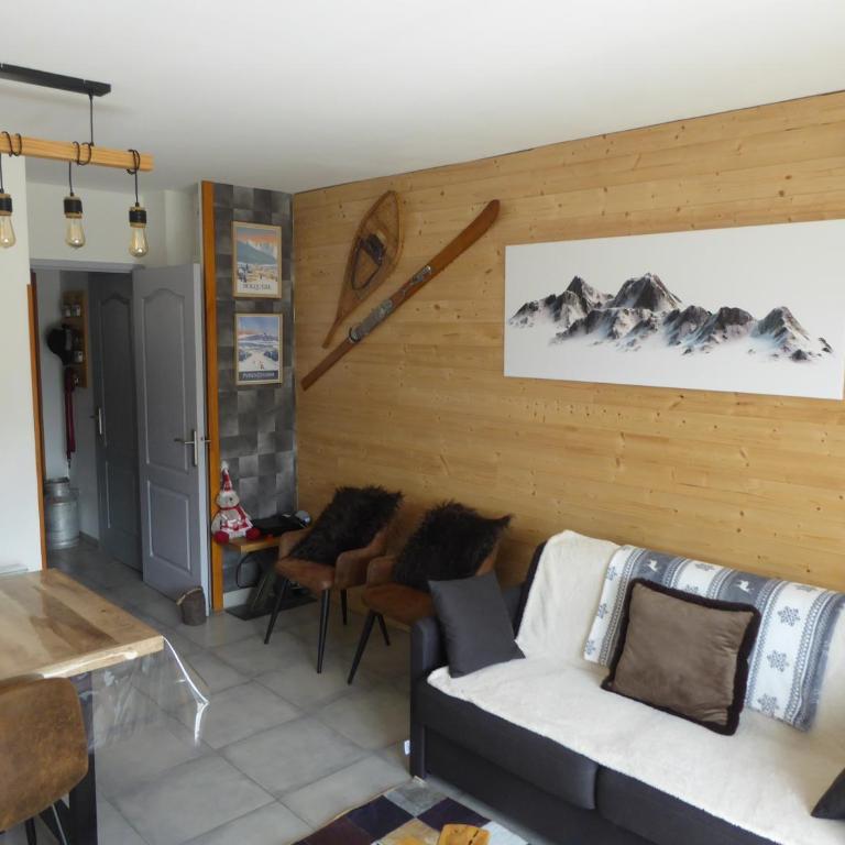 le chalet Cerdan - classé 3 étoiles - 5 personnes - 2 chambres- parking -garage-jardin-WIFI-rénové en 2023 - Chalet 2 Chambres - 2