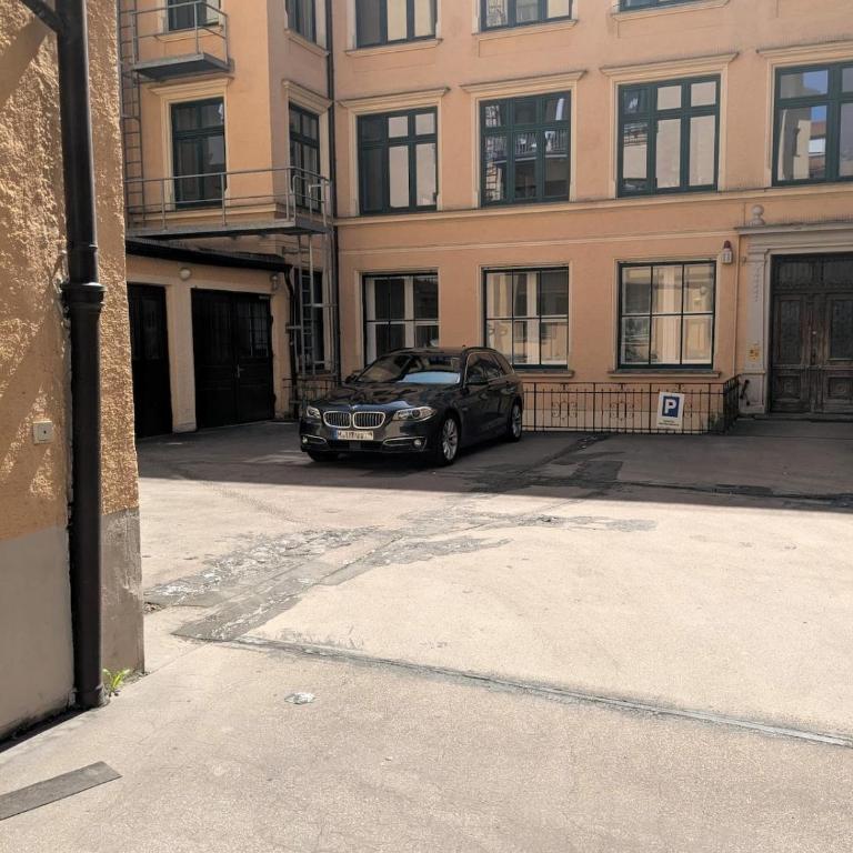 Cosy Apartment close to Oktoberfest, best infrastructure, parking included - Three-Bedroom Superior Apartment - 11