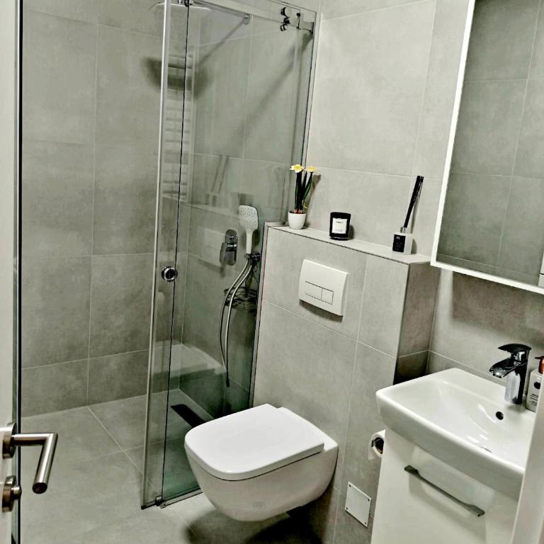 Urban Elegance Studio & SPA - Studio with Garden View - 22