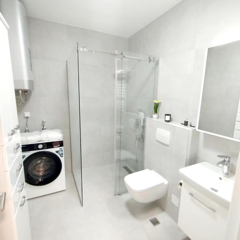 Urban Elegance Studio & SPA - Studio with Garden View - 25