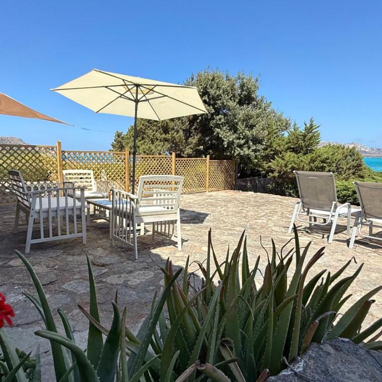 Villa Iole, con accesso alla spiaggia - Hosty Sardegna - Villa - 3