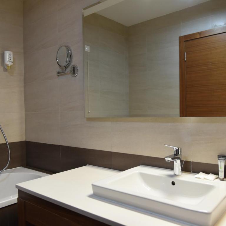 Aparthotel Vucko - Deluxe Family Suite - Room Only - 5