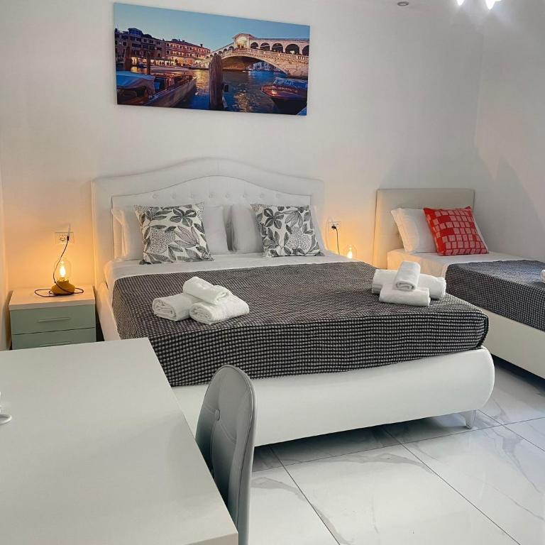 St Suite Venice - Deluxe Triple Room - 1