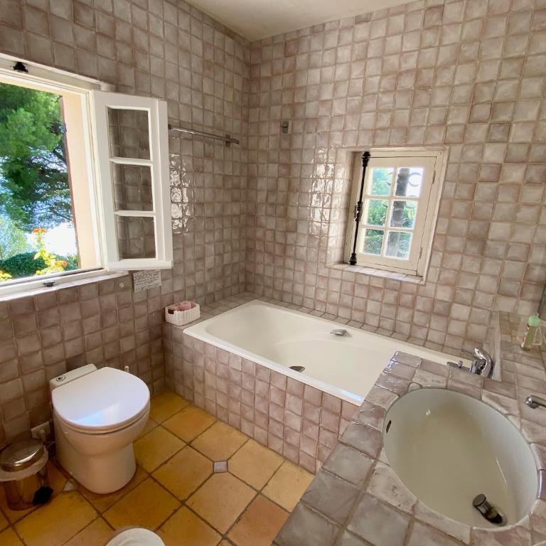 Grande villa familiale vue mer avec piscine - domaine privé à St Cyr sur Mer - Villa avec Piscine Privée - 50
