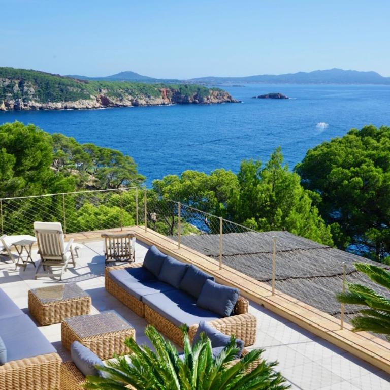 Grande villa familiale vue mer avec piscine - domaine privé à St Cyr sur Mer - Villa avec Piscine Privée - 60