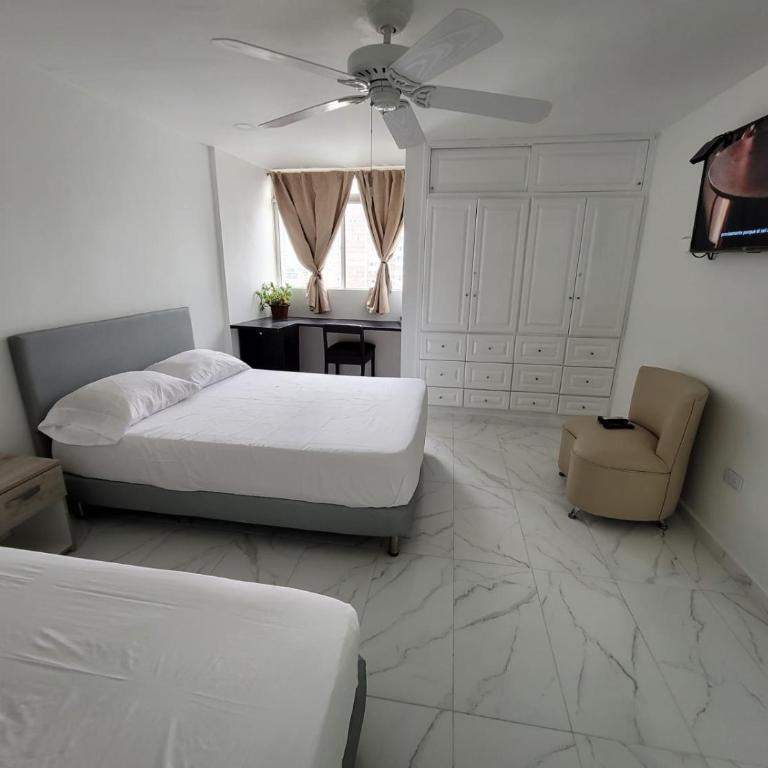 Large and beautiful Oceanfront Penthouse - Three-Bedroom Apartment - 13