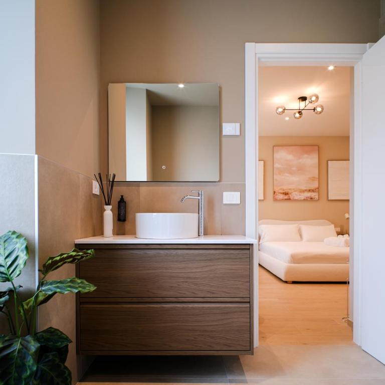 Balcony Triple Suite - 3 min walk to Bernina Express - Junior Suite with Mountain View - 3