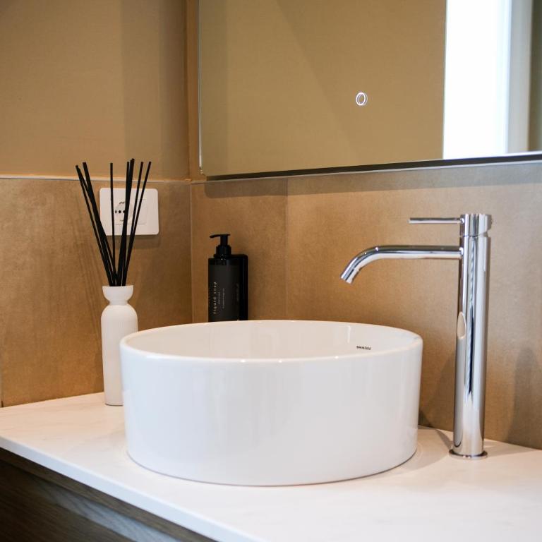 Balcony Triple Suite - 3 min walk to Bernina Express - Junior Suite with Mountain View - 10