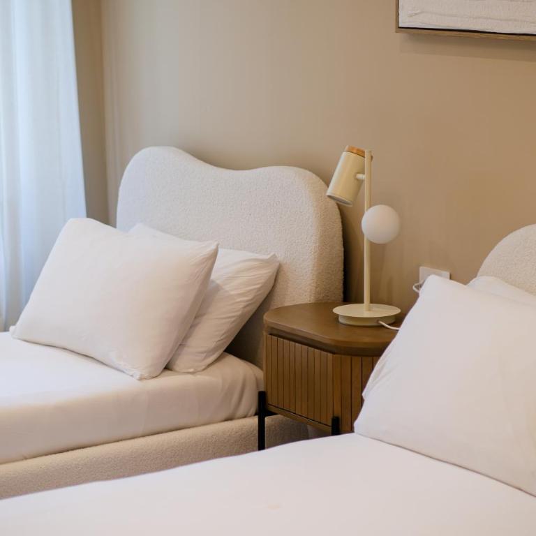 Balcony Triple Suite - 3 min walk to Bernina Express - Junior Suite with Mountain View - 12