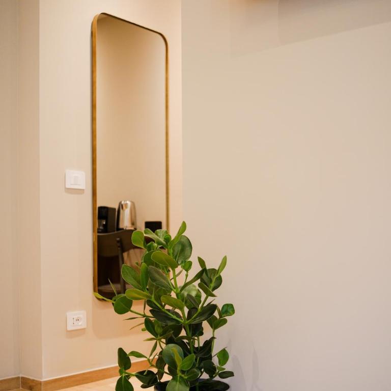 Balcony Triple Suite - 3 min walk to Bernina Express - Junior Suite with Mountain View - 13