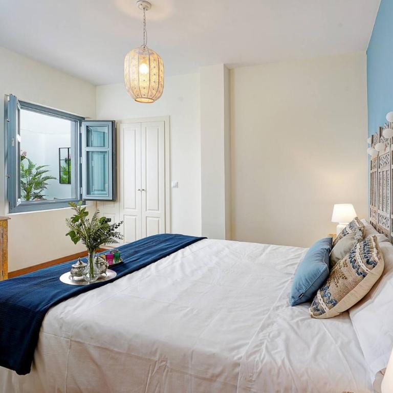 Luxury Alhambra Views Apartment - Two-Bedroom Apartment - 6