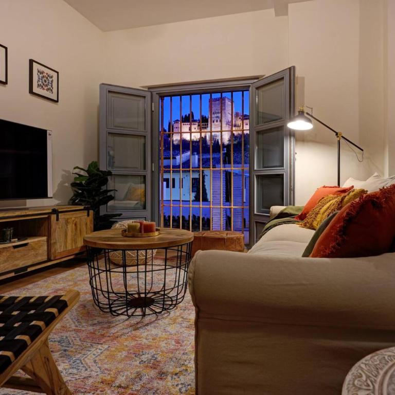 Luxury Alhambra Views Apartment - Two-Bedroom Apartment - 4
