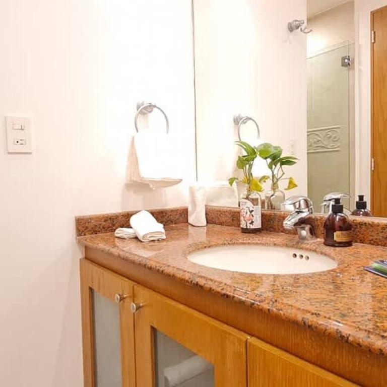 City Skyline View King bed Top Location Comfortable - Apartment - 9