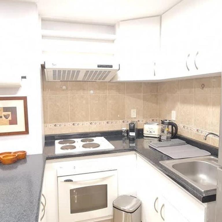 City Skyline View King bed Top Location Comfortable - Apartment - 14
